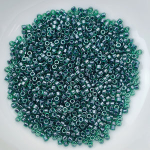 11/0 Delica - Lined Emerald Luster DB0275 - The Bead N Crystal & Enclave Gems