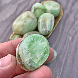 Emerald Calcite Tumbled Stone (920) - The Bead Shoppe
